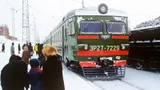 Теперь понятно, почему все электрички в СССР красили в зеленый цвет: в этом был практический смысл