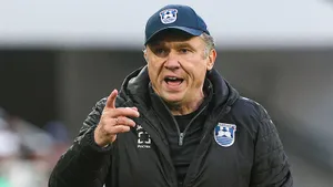 Футболист ЦСКА кинулся на тренера, который издевается над клубами из Москвы: детали драки