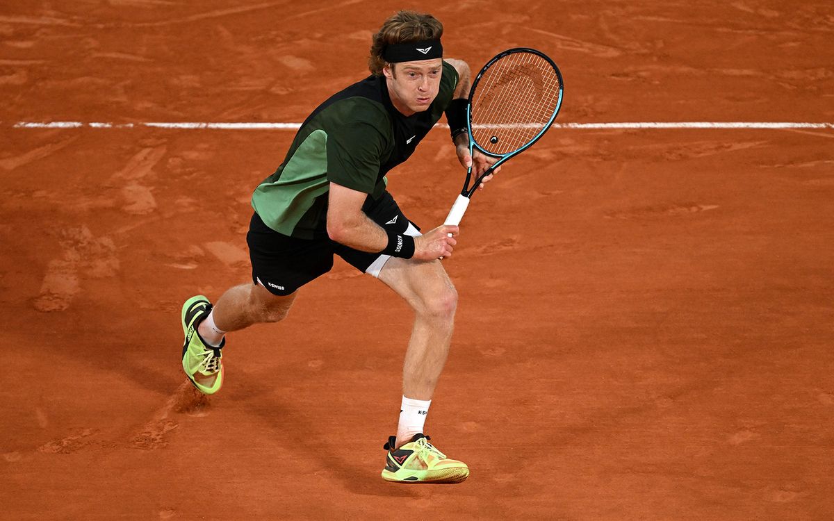 Рублев вышел во второй круг турнира в Барселоне