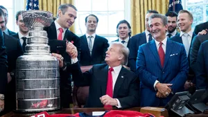 Трамп — большой фанат Овечкина! Звал Ови на ужин, хвастался русской звездой канадцам и говорил про него на митингах