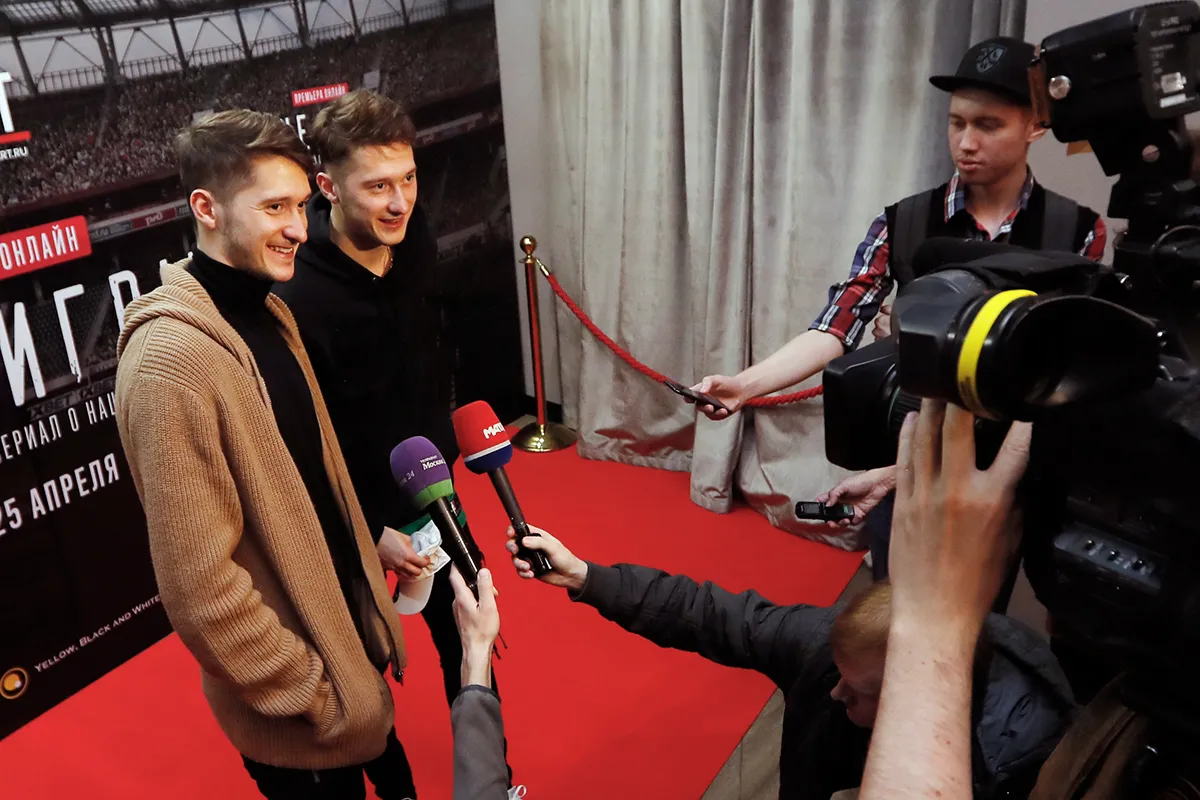 Старушка глотает сперму - смотреть онлайн без смс