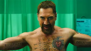 Какие сериалы смотреть в июне: российские «Бриджертоны» и ремейк «Мыса страха»