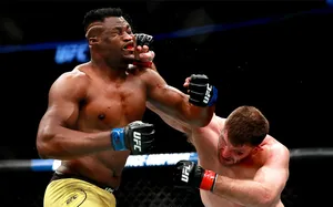 Как «Майк Тайсон из UFC» проиграл бой за титул