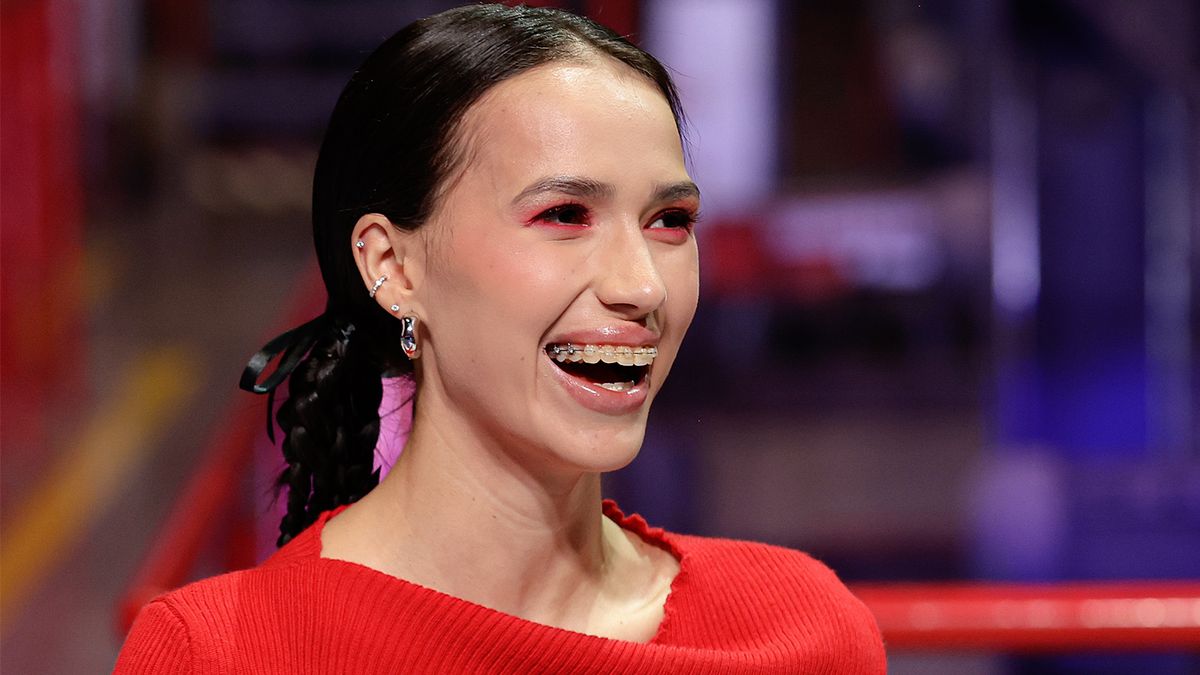 Откровения Загитовой на шоу Медведевой: похудение, бабушка-хейтер, пластические операции, деньги и муж