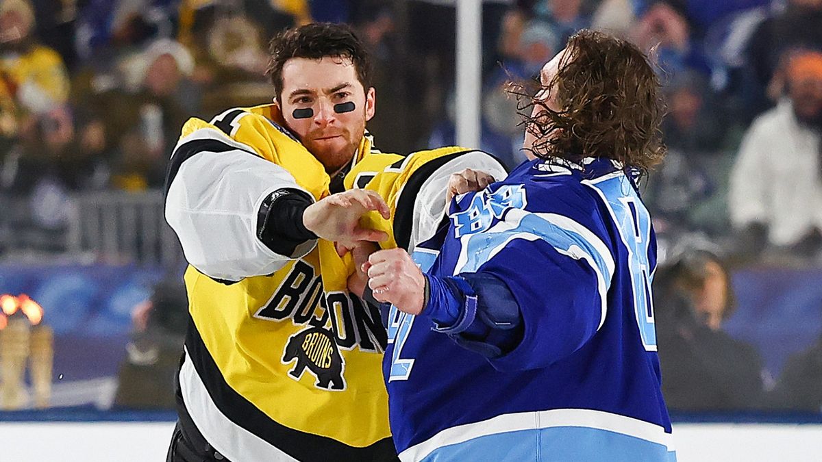 Американский вратарь «Бостона» о драке с Василевским: «Рад, что с ним помахался. После этого можно и на пенсию»