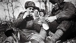 «Крепче любого табака»: почему махорка была культом в СССР, а сегодня практически забыта