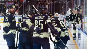 Драматичная победа, воспитанник клуба в роли героя и праздник для хоккейного города. «Металлург» отметил 70-летие