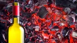 Использую для розжига мангала бутылку вина: шикарные угли за 5 минут — делюсь лайфхаком