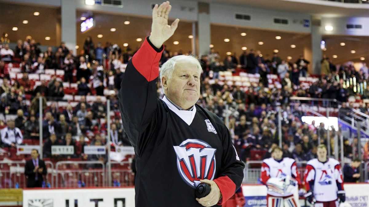 Он годами прославлял родной город, а в итоге остался ни с чем! Легенде Трактора Картаеву пришлось стать таксистом