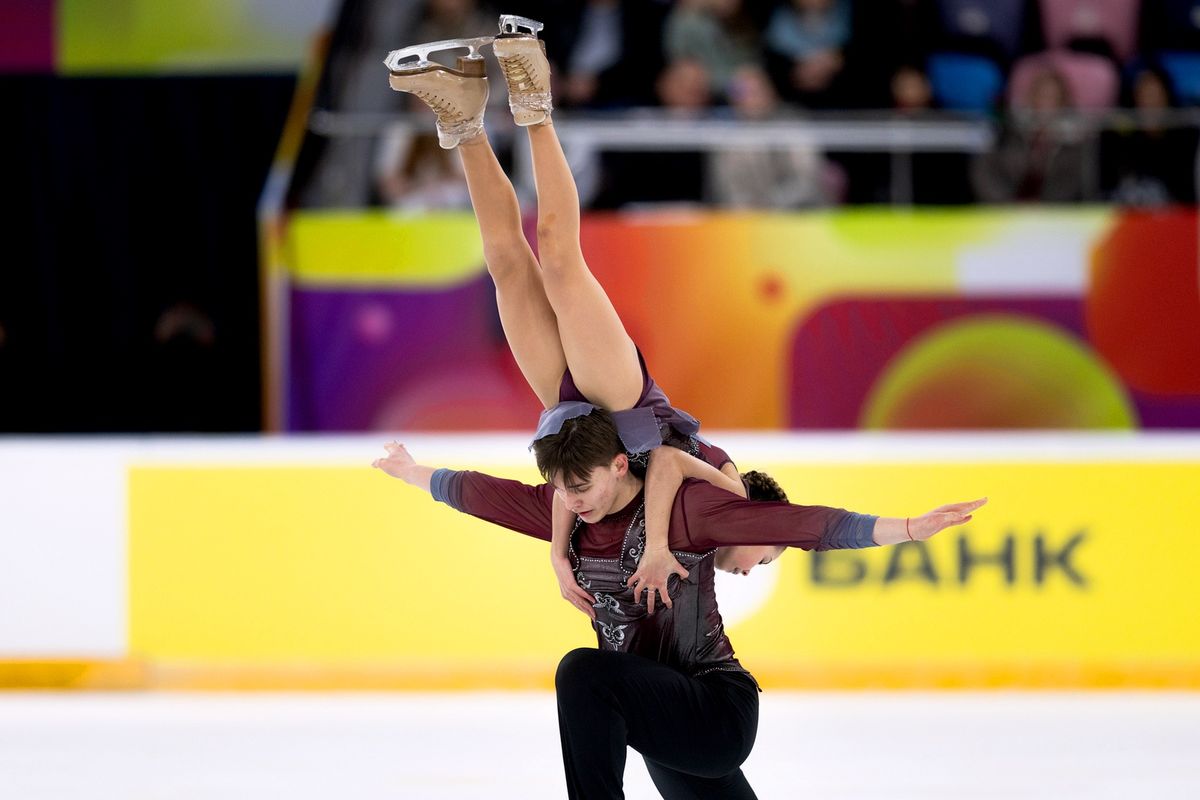 Губки бантиком Щербаковой, синие очки Косторной, Трусова в будоражащем топе. Воссоединение великого трио ТЩК: Фото