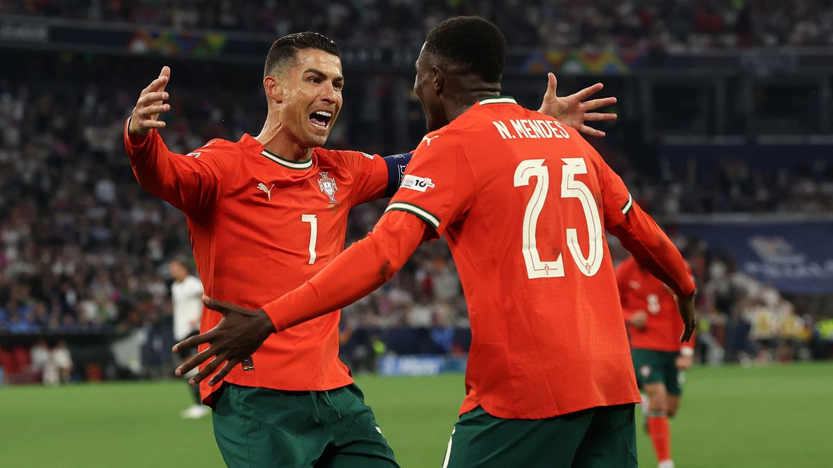 Роналду подарил премиальные часы всем партнерам по сборной в честь победы в Лиге наций