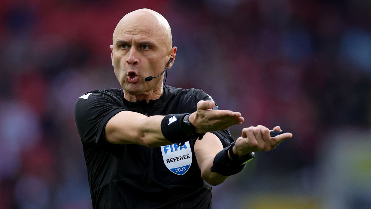 Судья Карасев: «Подошел Моуринью: «Здравствуйте, Сергей, Игорь, Максим»