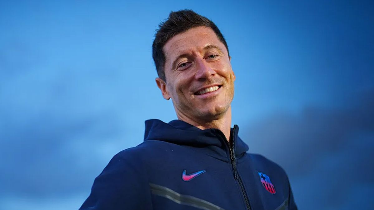 Левандовски отрастил усы ради благотворительности