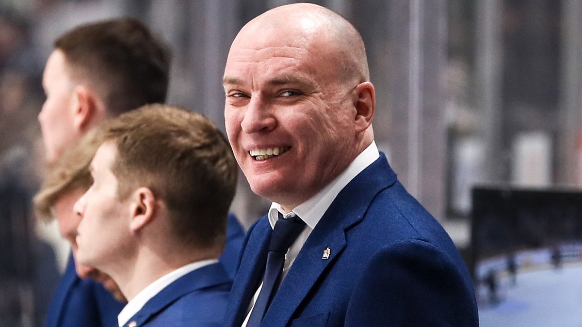 «Прежде всего надо думать о своей жопе, а уже потом о жопе хоккеистов». Разин — про игроков «Металлурга»