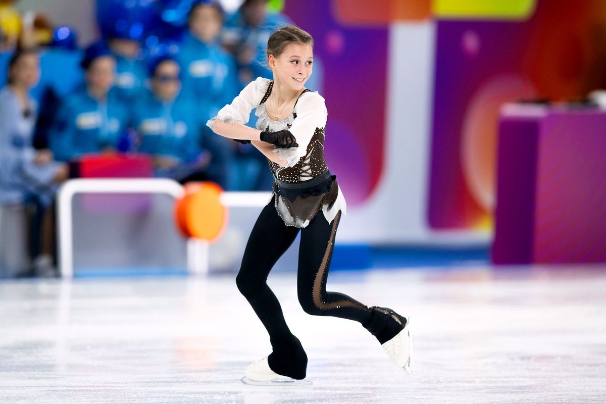 Губки бантиком Щербаковой, синие очки Косторной, Трусова в будоражащем топе. Воссоединение великого трио ТЩК: Фото