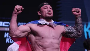 Звездного тяжа убрали из UFC, и теперь он дерется в России. Алмейда проиграл экс-чемпиону Гончарову в ACA