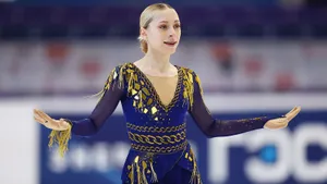 Лучшая юниорка России Костылева лидировала, но проиграла Гран-при. Сенсационная развязка этапа в Омске