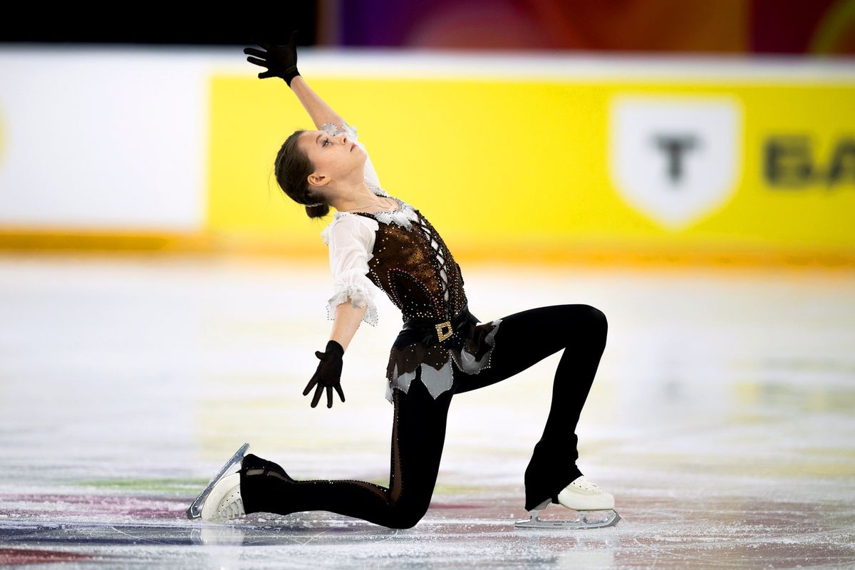 Губки бантиком Щербаковой, синие очки Косторной, Трусова в будоражащем топе. Воссоединение великого трио ТЩК: Фото