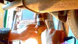 Зачем водители сверлят дырки в глушителе автомобиля: этот способ реально работает
