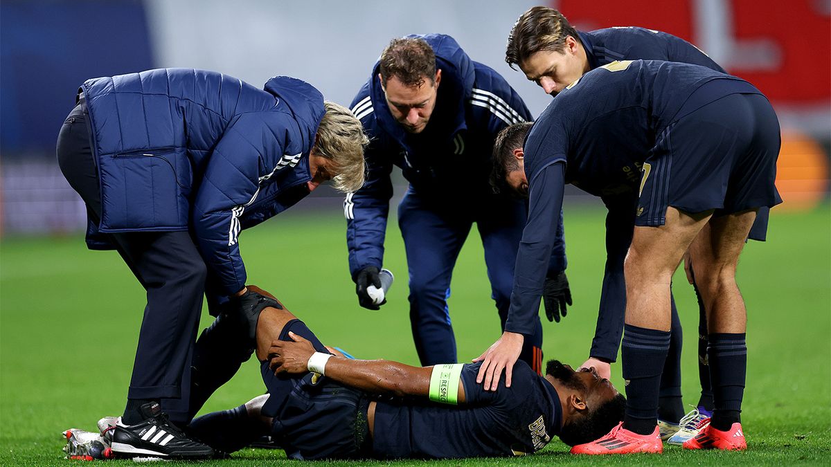 Защитнику «Ювентуса» диагностировали разрыв мениска, он перенесет операцию