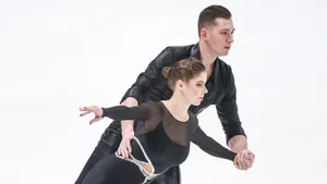 Чемпионы мира Мишина и Галлямов снова проиграли. Фигуристы ошибаются на коронном элементе и, похоже, пришли в тупик