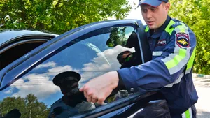 В России хотят разрешить легкую тонировку передних стекол: какую именно