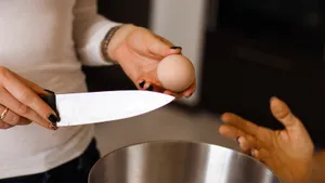 Тру нож о скорлупу: полезный совет на каждый день, который упростит жизнь