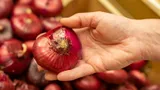 Один из самых мощных противовоспалительных продуктов: добавьте в рацион красный лук