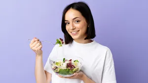 Сижу на этом салате после праздников и худею: быстро очищает организм и заменяет детокс, могу есть каждый день