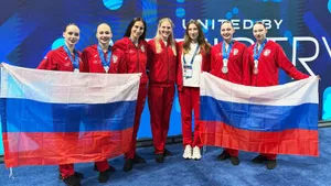 Русские синхронистки и прыгуны в воду впервые с 2022 года выступили под флагом России: что из этого вышло