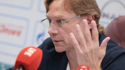 Валерий Карпин