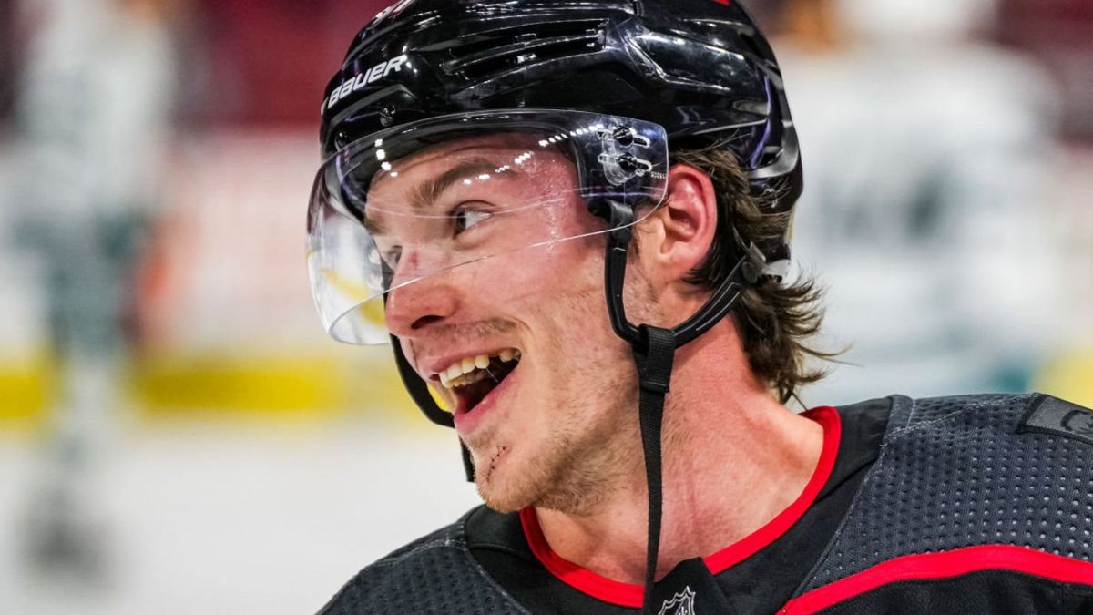 Свечников меньше чем за минуту оформил дубль в матче с «Ванкувером»