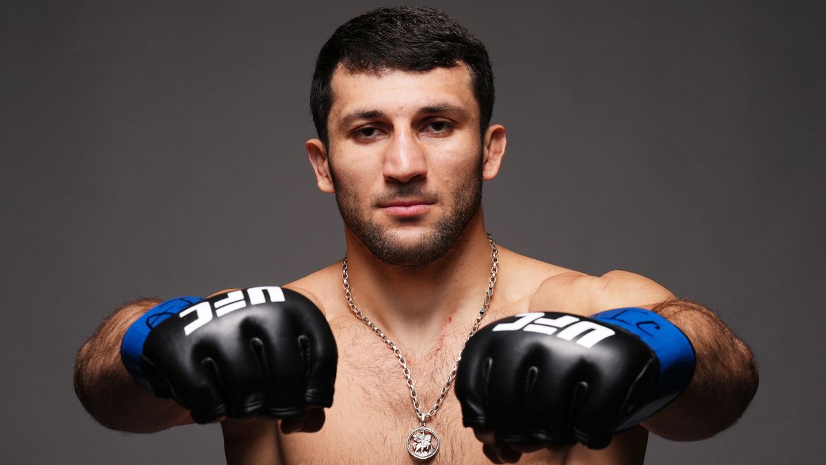 «Дэйна скинул денег от себя. Нормальную сумму». Первый осетин в UFC — о президенте лиги, своих нокаутах и будущем