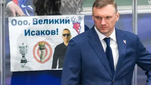 Он пришел на смену великому Ларионову и сразу повторил лучший результат в истории! Исаков остается в «Торпедо»