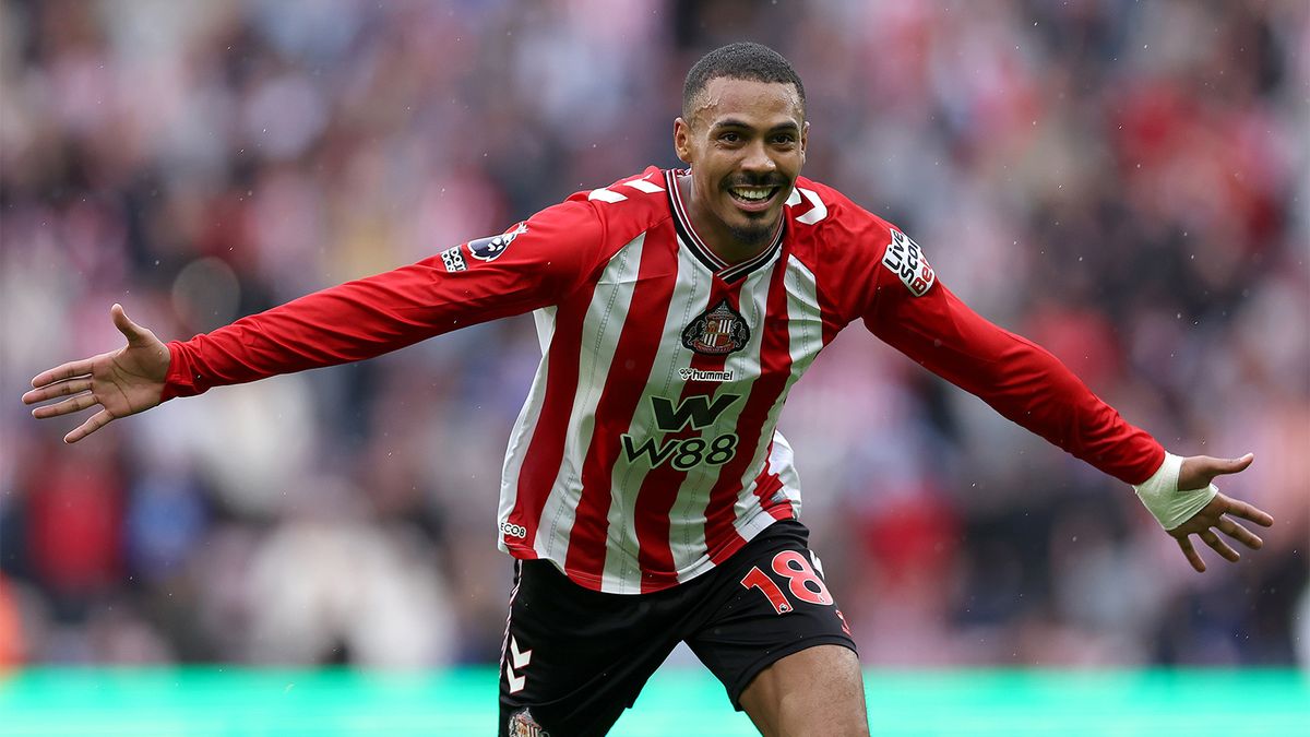 Гол Изидора помог «Сандерленду» сенсационно обыграть «Челси» в матче АПЛ