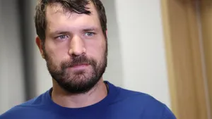 Американский беспредел обрушился на русского здоровяка! Свитова жестко наказали, хотя он не делал вообще ничего