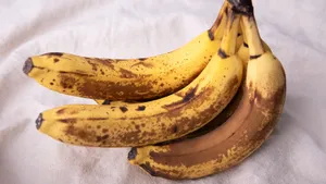 Что приготовить из перезрелых бананов: 3 простых рецепта, которые спасут продукт