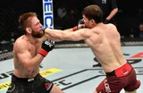 Непобежденный боец из России идет за поясом UFC. Евлоев победил ветерана из США Ленца и обратился к Дэйне Уайту