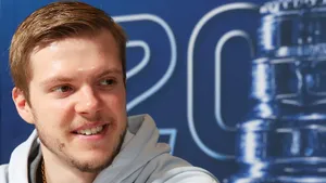 В Америке озолотили сенсационного русского героя НХЛ! Дорофеев едет из Лас-Вегаса в Нью-Йорк за $77 миллионами