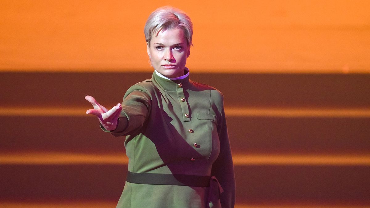 Слезы олимпийской чемпионки, работа с архивами и необычная тема. Легендарная Хоркина представила новое шоу