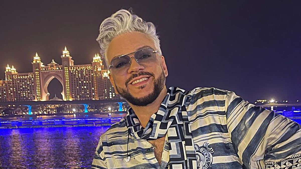 Киркоров на голый торс надел джерси «Ак Барса» во время концерта в Казани: «Теперь придется ездить на матчи»