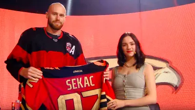 ХК Авангард, Евгения Медведева