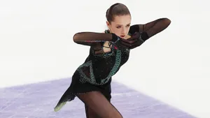 Валиева чисто сделала 2 четверных и выиграла Кубок России. Но Тутберидзе отчитала ее за ошибку на лутце