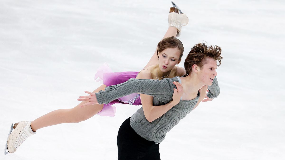 Главных русских фигуристов-юниоров лишили стажировки в США из-за политики. Мы с ними поговорили