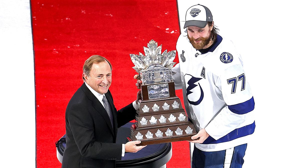 Хедману прооперируют руку. Шведский защитник «Тампы» восстановится к началу Олимпиады