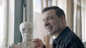 Посмотрела комедию «Человек, который смеется»: впервые услышали смех Цыганова, но этого мало