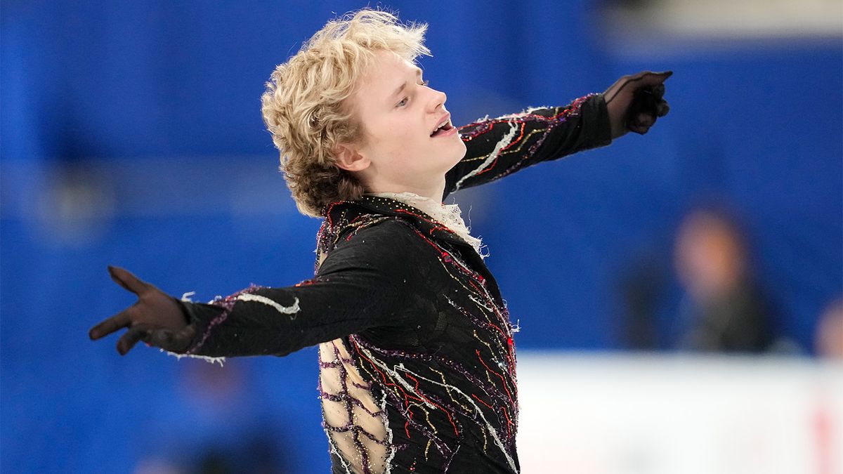 Малинин: «Для меня большая честь — получить подарок от Овечкина. Он поддерживал меня на протяжении нескольких лет»