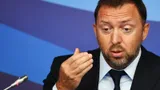 «Россия к эпидемии не готова». Дерипаска рассказал, как остановить распространение коронавируса