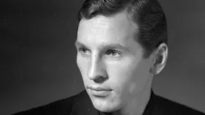 Его уважал весь СССР, а он долго боялся познакомиться с будущей женой! Великому Майорову помог случай