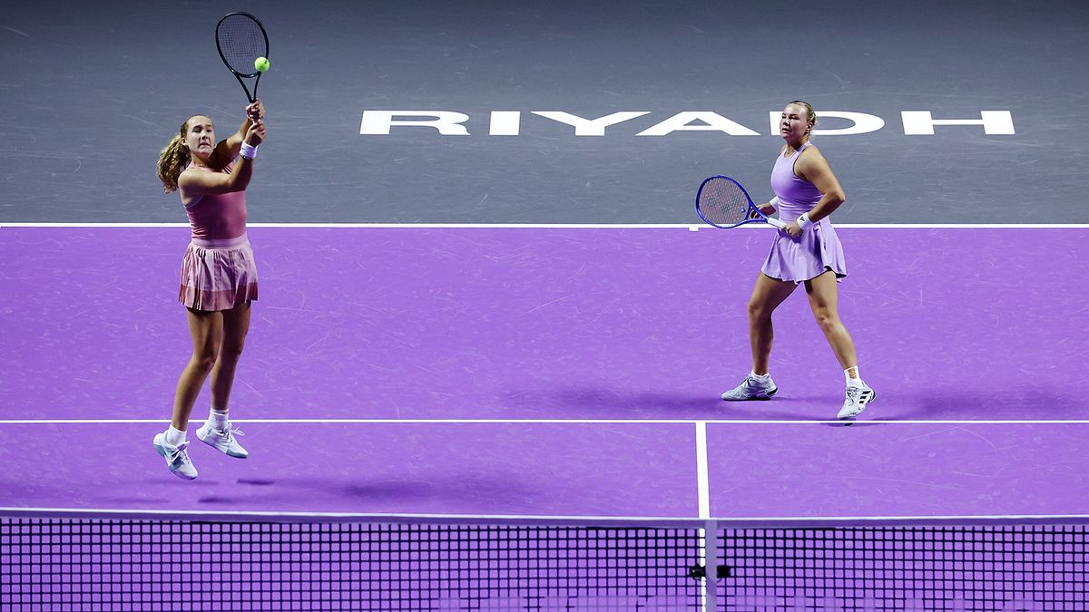 Андреева и Шнайдер лишились шансов на выход в плей-офф Итогового турнира WTA